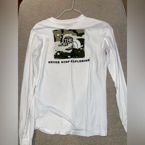 THE NORTH FACE white long sleeve camo theme